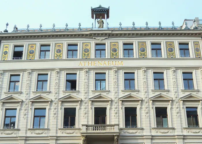 Maverick Athenaeum Ostello