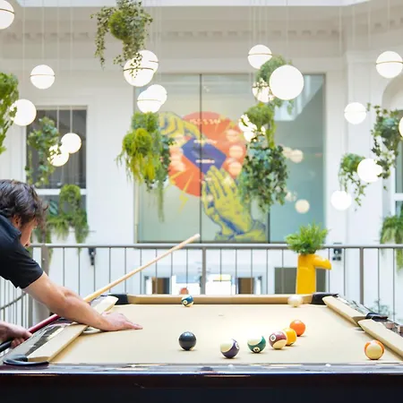 Maverick Athenaeum Hostel *