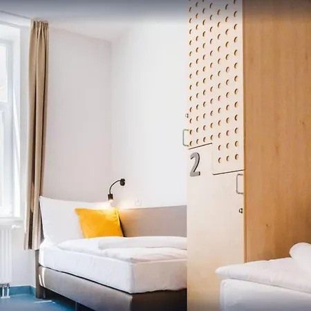 Maverick Athenaeum Hostel *