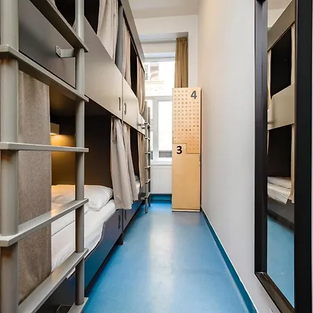 Maverick Athenaeum Hostel *