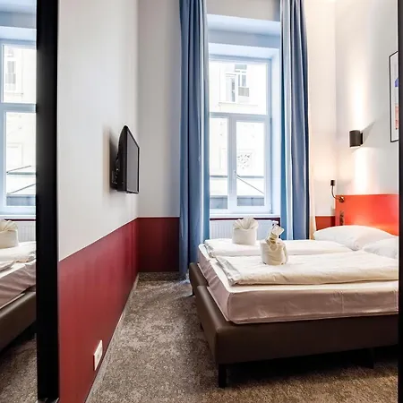 Maverick Athenaeum * Budapest