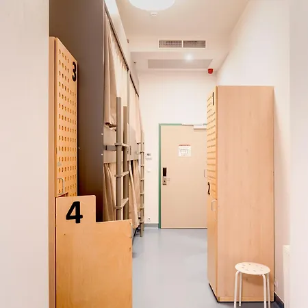 Maverick Athenaeum Hostel *