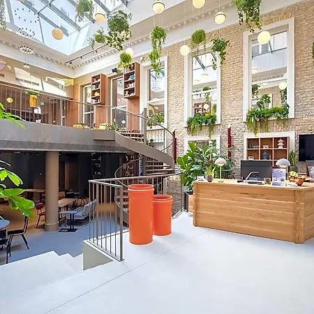 Maverick Athenaeum Budapest