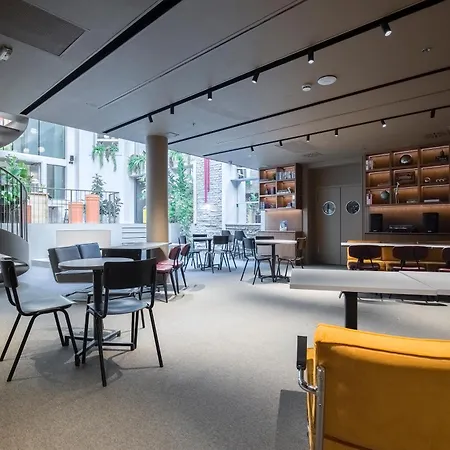 Maverick Athenaeum * 布达佩斯