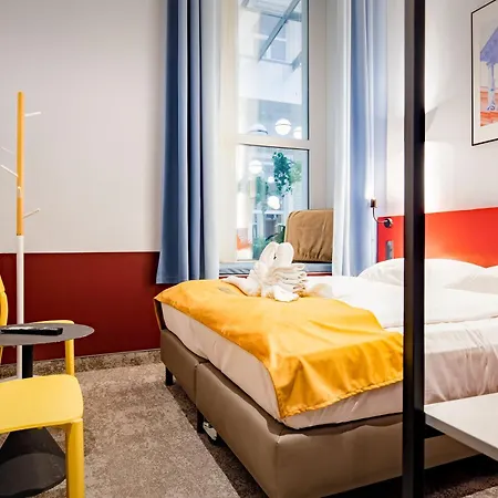 Maverick Athenaeum 旅馆